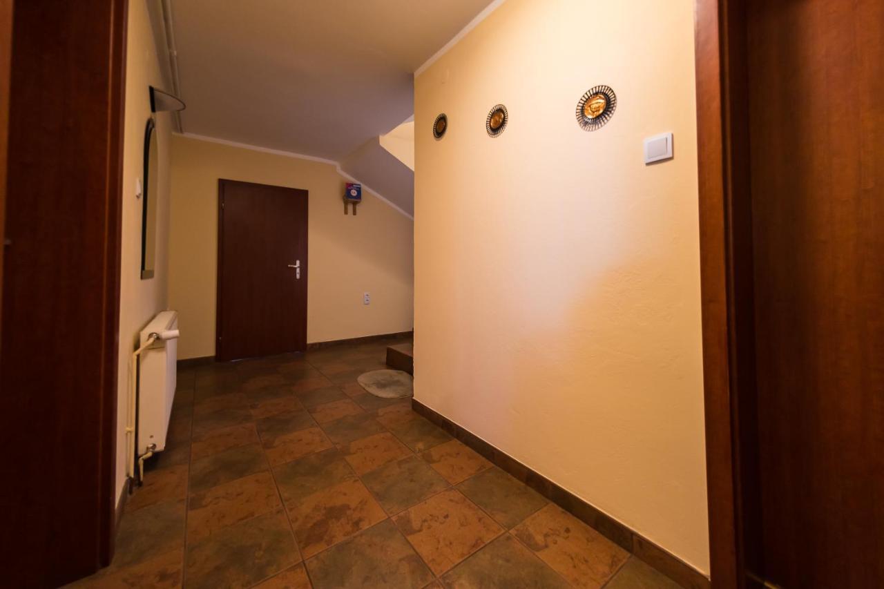 Willa Przy Deptaku Apartment ชเจอร์ค ภายนอก รูปภาพ
